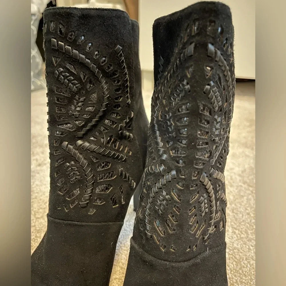 Lola Cruz Naknek Booties Black Suede Sz Eur 37/US 6